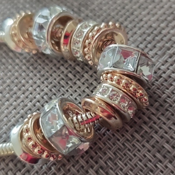 LIZ CLAIBORNE WOMEN'S FASHION JEWELRY BUNDLE OF 3 NECKLACES - Picture 8 of 13